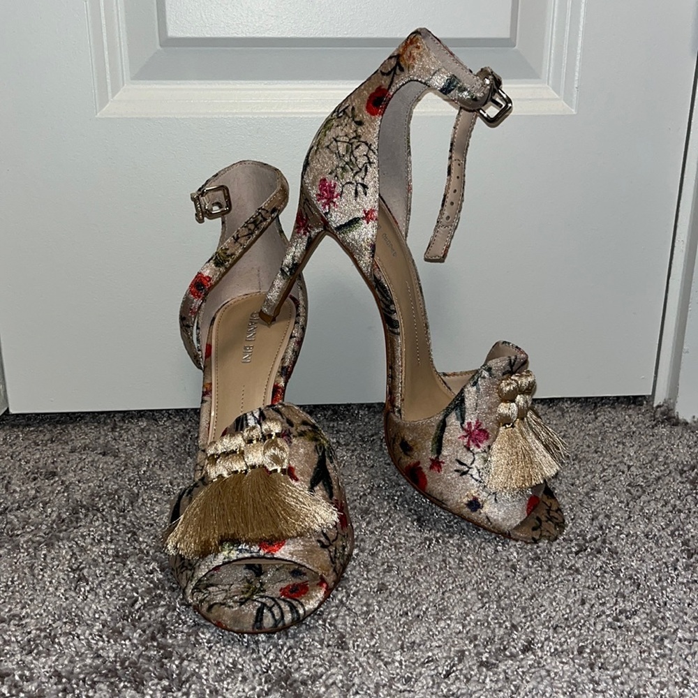 Gianni Bini Floral Print Heeled Sandals with Gold Tassels - Picture 3 of 12
